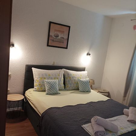 Apartman Grgic มาคาร์สกา ภายนอก รูปภาพ