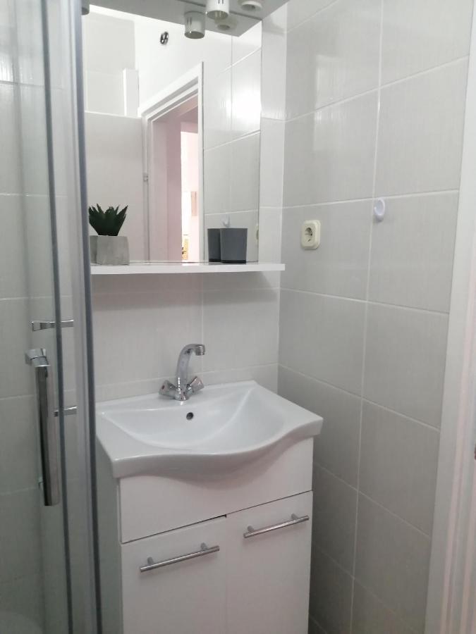 Apartman Grgic มาคาร์สกา ภายนอก รูปภาพ